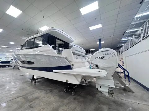 2026 Regal 36 XO, photo 1 in Pompano Beach, FL