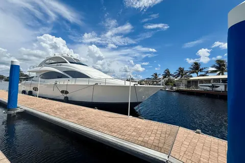 2005 Lazzara 68 FLYBRIDGE, photo 1 in Fort Myers, FL