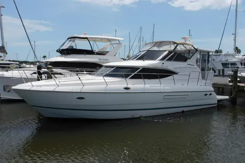 2001 Cruisers Yachts 4450 Express Motoryacht, photo 1 in Daytona Beach, FL