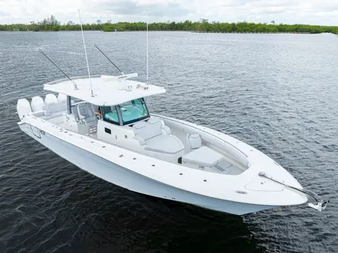 2026 HCB 42 Lujo, photo 1 in Tampa, FL