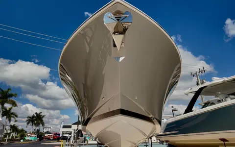 2025 Tiara Yachts 43 LS, photo 1 in Ft Myers, FL