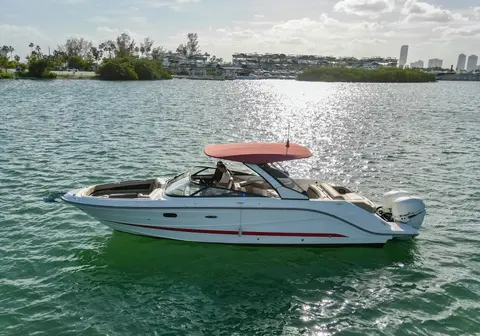 2017 Sea Ray SLX 310, photo 1 in Miami, FL