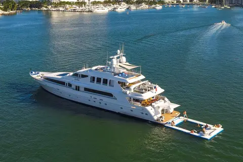 2000 Trident 147', photo 1 in Miami, FL