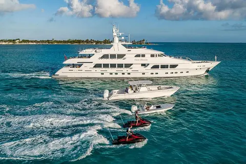 2009 Christensen Tri-Deck, photo 1 in Fort Lauderdale, FL