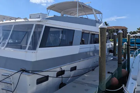 1992 Viking Motor Yacht, photo 1 in Fort Pierce, FL