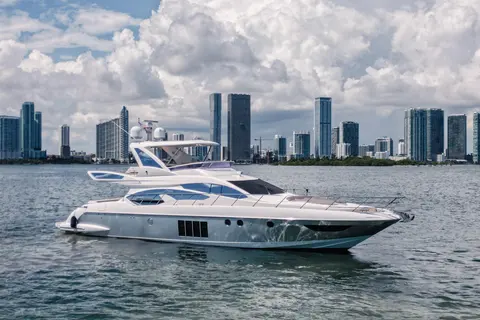 2016 Azimut 64, photo 1 in Miami Beach, FL