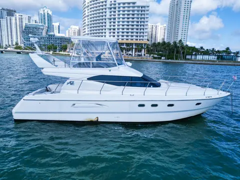 1997 Azimut 43, photo 1 in Miami, FL
