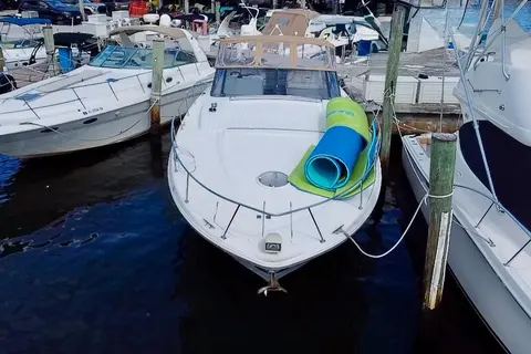 2000 Trojan 440 Express, photo 1 in Miami, FL