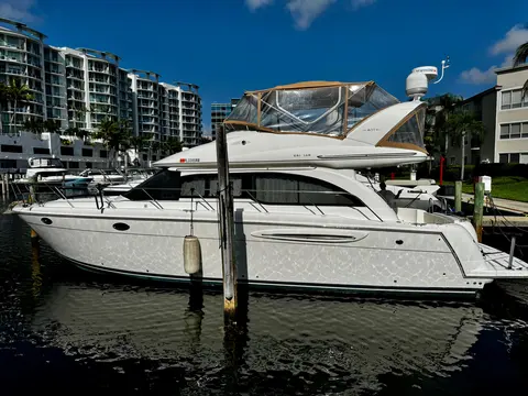2007 Meridian 411 Sedan, photo 1 in Aventura, FL
