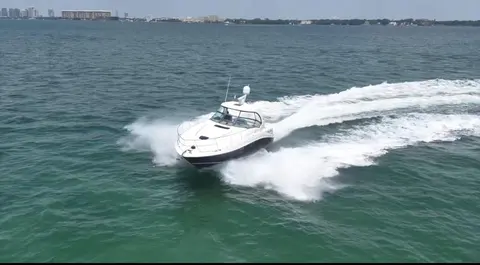 2007 Sea Ray 40 Sundancer, photo 1 in Miami, FL