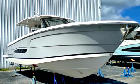 2026 Regal 38 SAV, photo 1 in Clearwater, FL