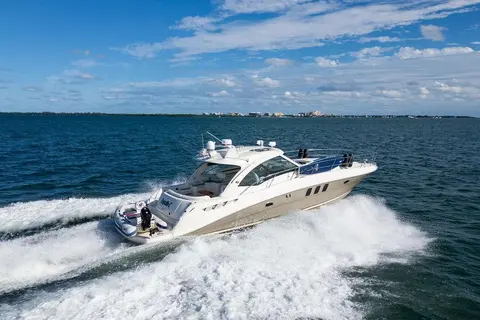 2005 Sea Ray 48 Sundancer, photo 1 in Miami, FL