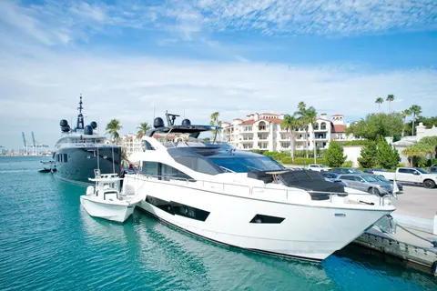 2018 Sunseeker 86 Yacht, photo 1 in Miami Beach, FL