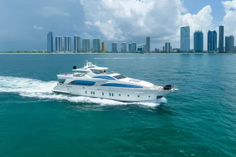 2012 Azimut 116, photo 1 in Miami Beach, FL