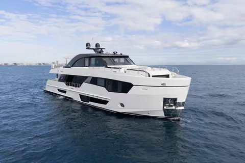2027 Ocean Alexander 30R, photo 1 in Pompano Beach, FL