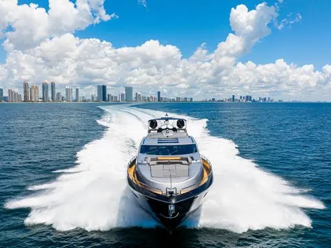 2010 Sunseeker Predator 84, photo 1 in Fort Lauderdale, FL