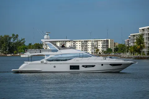 2020 Azimut Flybridge, photo 1 in North Miami, FL
