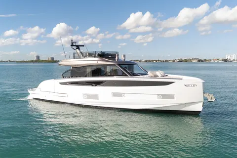 2026 Azimut Seadeck 6, photo 1 in Miami, FL