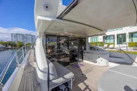 2009 Azimut 68S, photo 1 in Miami, FL