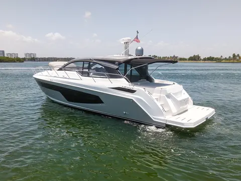 2025 Azimut Atlantis 51, photo 1 in Miami, FL