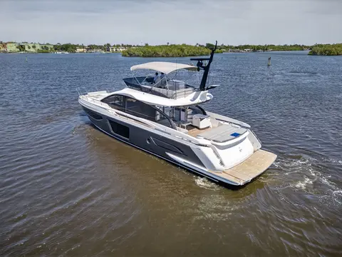 2026 Azimut S7, photo 1 in Pompano Beach, FL