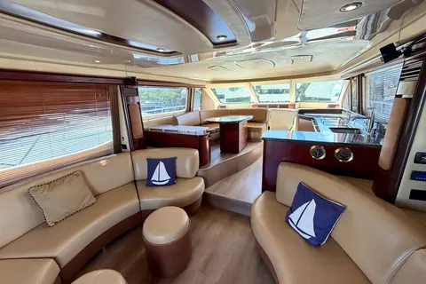 2005 Sea Ray 550 Sedan Bridge, photo 1 in Miami, FL