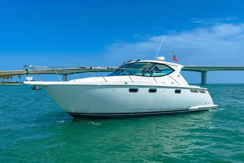 2011 Tiara Yachts 3500 Sovran LE, photo 1 in Sarasota, FL
