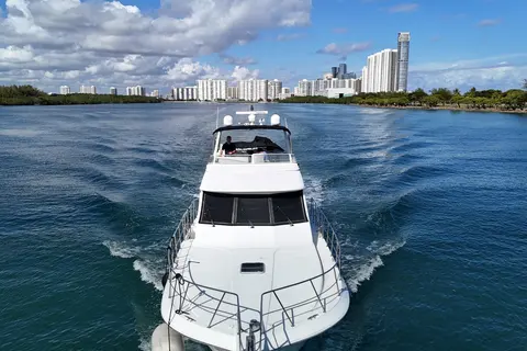 2003 Navigator Rival 5700, photo 1 in North Miami Beach, FL