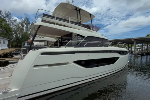 2025 Prestige M48, photo 1 in Dania Beach, FL