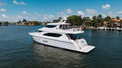 2014 Hatteras 80 Motor Yacht, photo 1 in Fort Lauderdale, FL