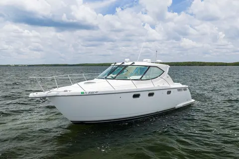 2010 Tiara Yachts 3500 Sovran LE, photo 1 in Coral Gables, FL