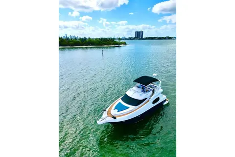 2001 Silverton 410 Sport Bridge, photo 1 in Miami, FL