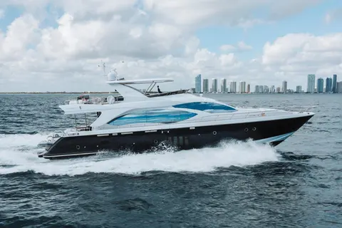 2011 Azimut 82, photo 1 in Miami, FL
