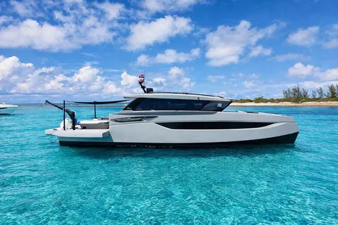 2026 Sunreef Ultima 55, photo 1 in Miami, FL