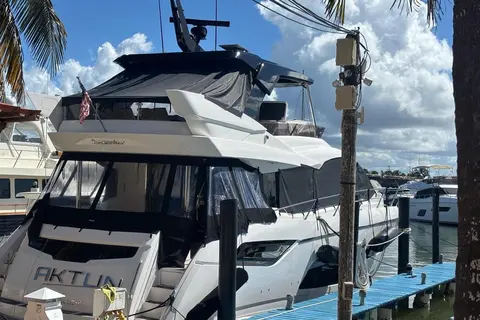 2021 Sunseeker Manhattan 68, photo 1 in Miami, FL