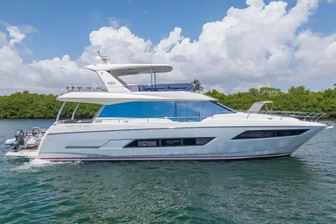 2016 Prestige 680, photo 1 in Miami, FL