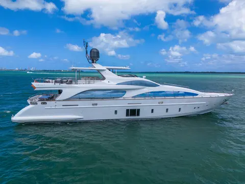 2012 Azimut 105, photo 1 in Miami, FL