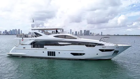 2017 Azimut Grande 30M, photo 1 in Miami, FL
