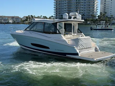 2021 Regal 36 Grande Coupe, photo 1 in Destin, FL