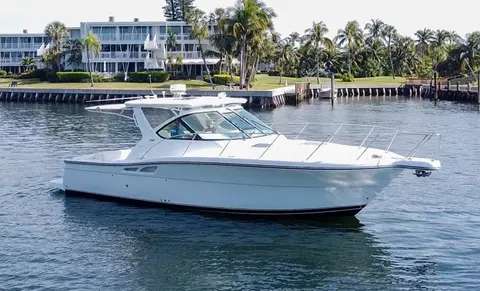 2006 Tiara Yachts 3200 Open, photo 1 in Deerfield Beach, FL