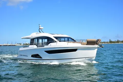 2022 Sealine C430, photo 1 in Miami, FL