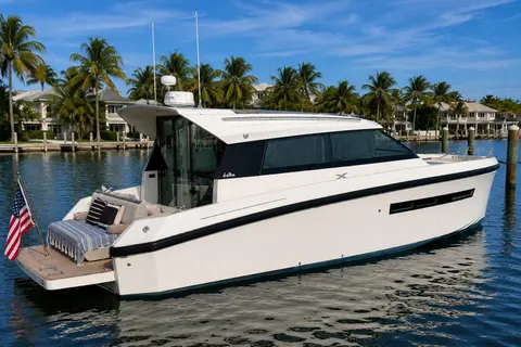 2023 Delta Powerboats 33 Coupe, photo 1 in Naples, FL