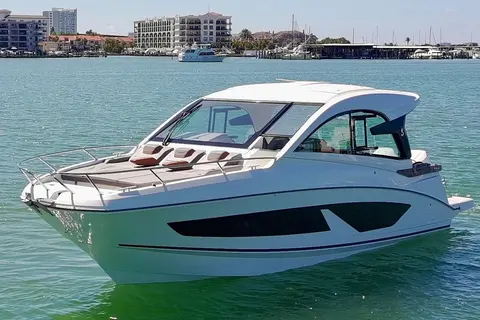 2024 Beneteau Gran Turismo 32, photo 1 in Sarasota, FL