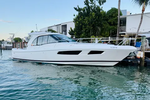 2021 Intrepid 410 Evolution, photo 1 in Miami Beach, FL