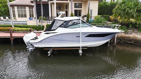 2022 Sea Ray Sundancer 320 Outboard, photo 1 in Ocean Ridge Florida, FL