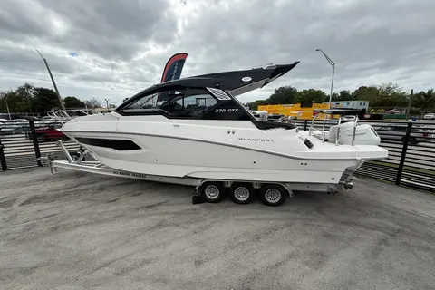 2026 Granfort 370 GTX, photo 1 in Miami, FL