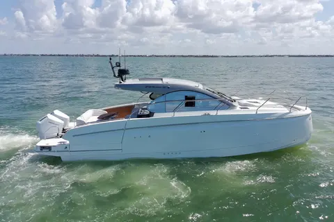 2027 Beneteau Gran Turismo 40, photo 1 in Sarasota, FL