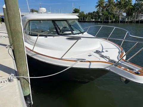 2012 Tiara Yachts 3100 Coronet, photo 1 in Palmetto, FL