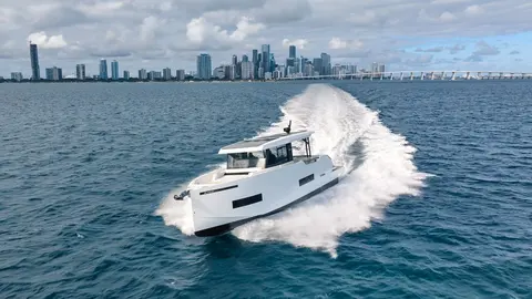 2027 De Antonio Yachts D50 Coupé, photo 1 in Vero Beach, FL