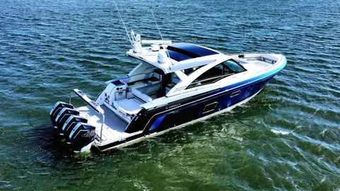 2020 Formula 430 Super Sport Crossover, photo 1 in Destin, FL